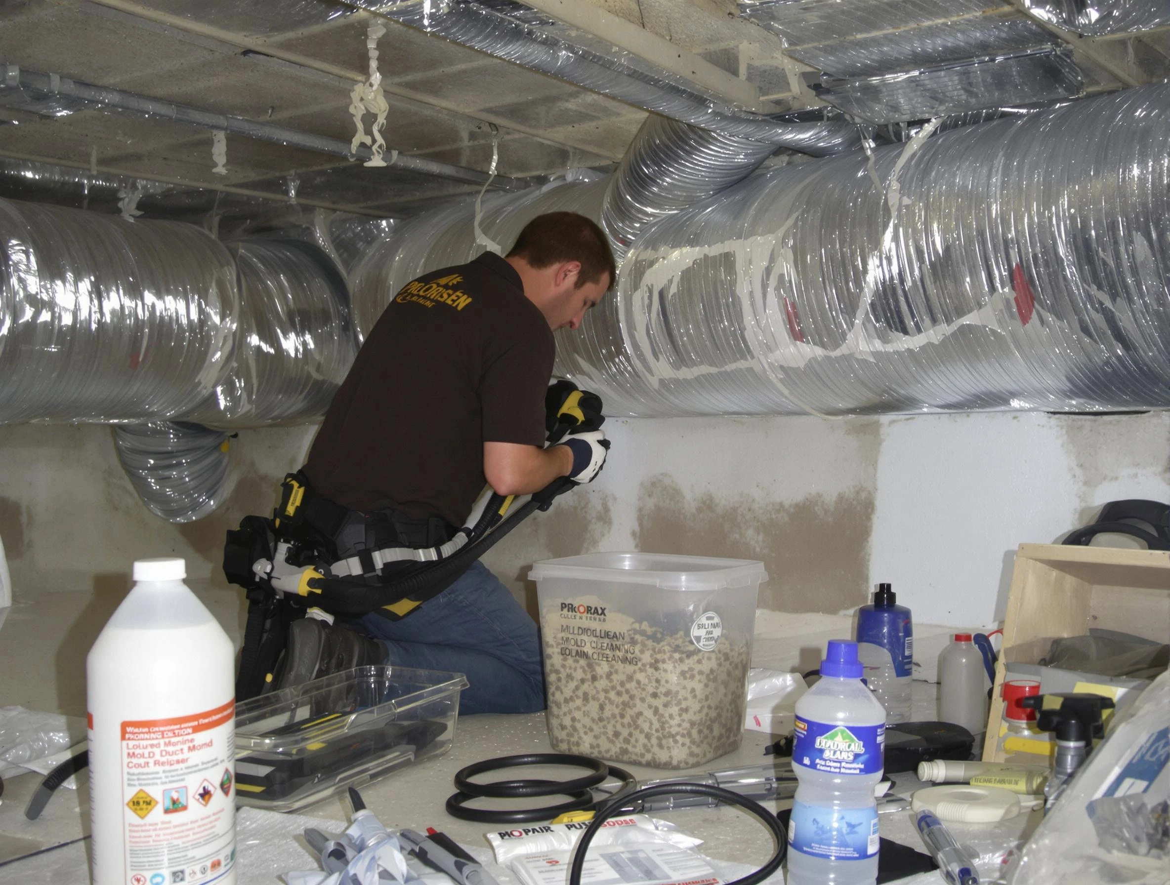 Riverton Air Duct Cleaning specialist performing professional mold removal from air ducts in Riverton